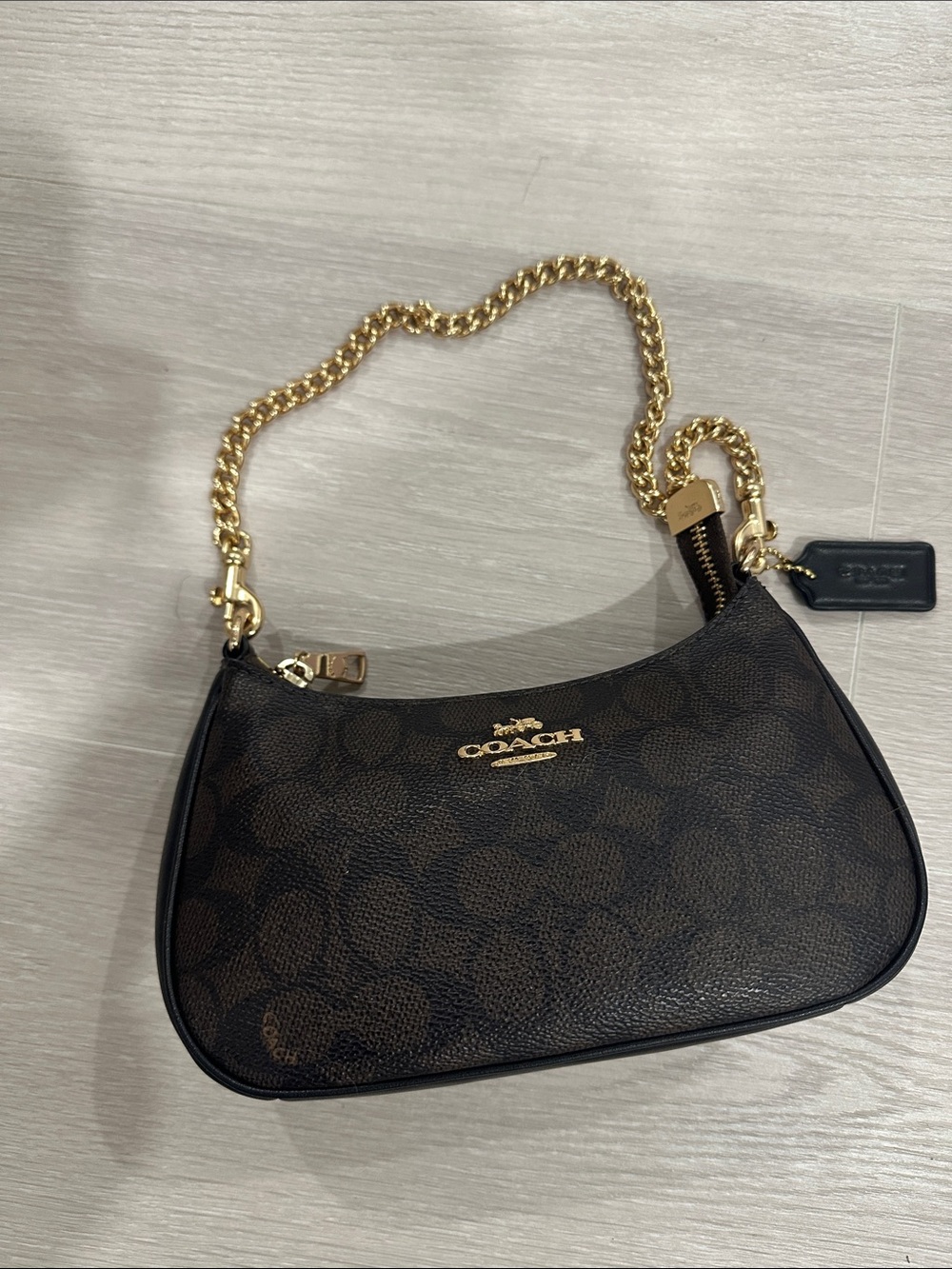 Coach Brown Signature Chain Shoulder Bag with Gold Hardware - Picture 2 of 2